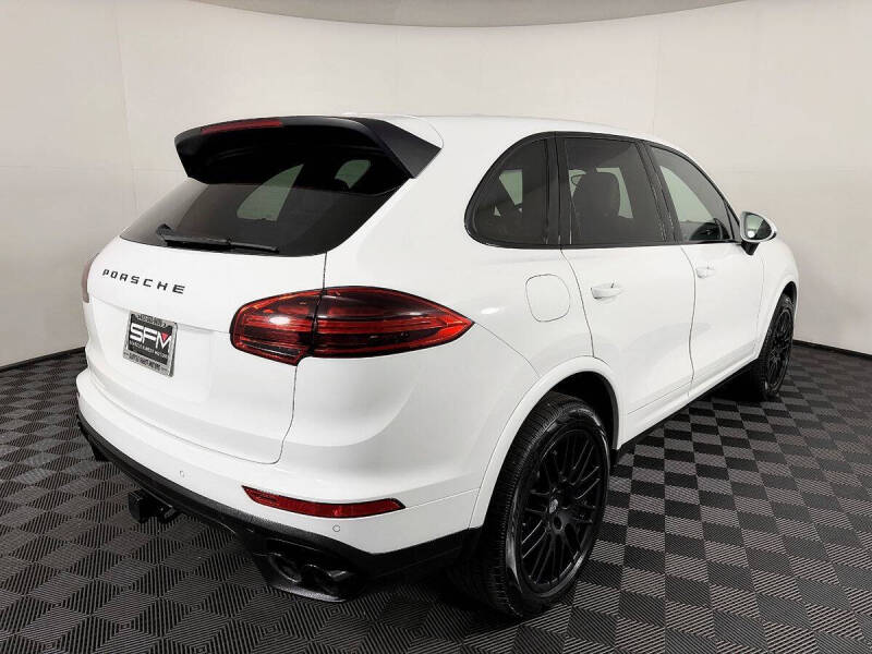 2017 Porsche Cayenne Platinum Edition