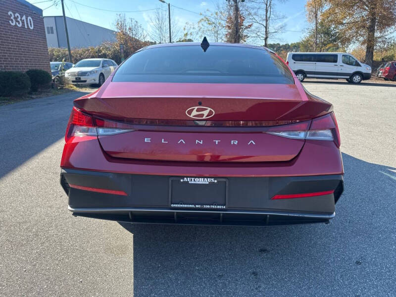 2024 Hyundai Elantra SE
