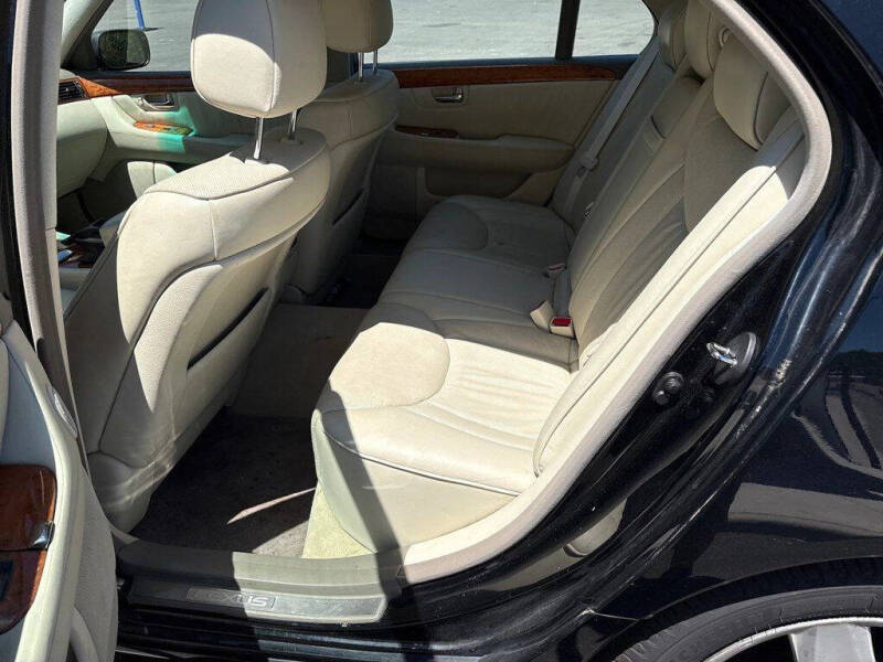 2004 Lexus LS 430