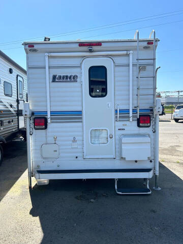 2005 Lance CAMPER 920