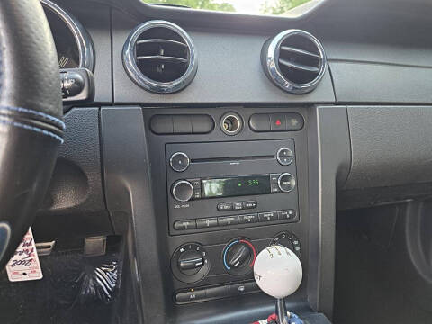 2008 Ford Mustang V6 Deluxe