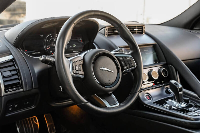 2021 Jaguar F-TYPE P300