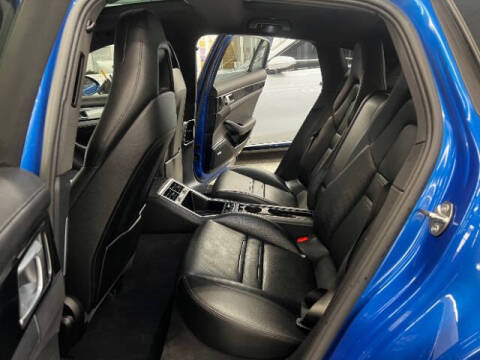 2017 Porsche Panamera 4