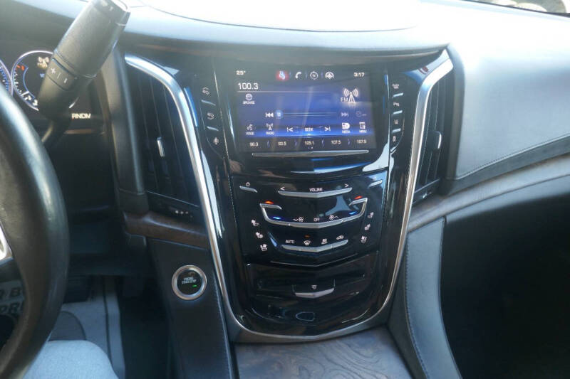 2015 Cadillac Escalade Luxury