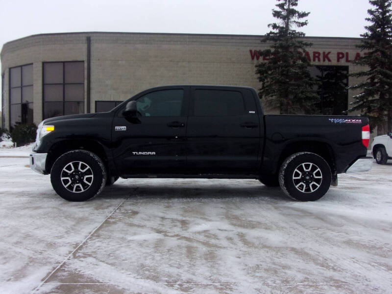 2016 Toyota Tundra SR5's photo