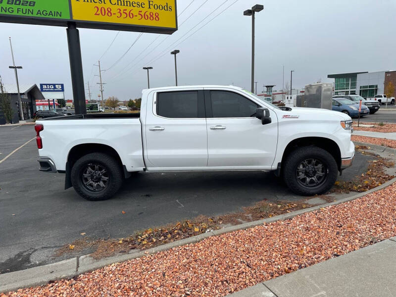 2022 Chevrolet Silverado 1500 LTZ photo 6