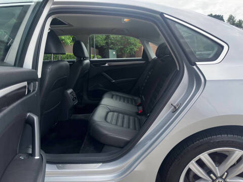 2017 Volkswagen Passat 1.8T SEL Premium