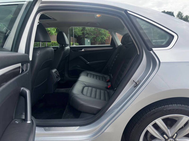 2017 Volkswagen Passat 1.8T SEL Premium