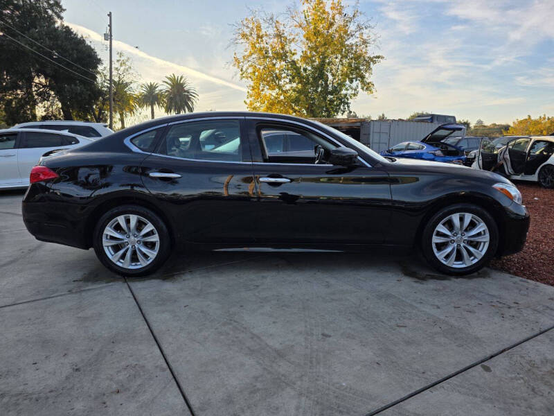 2011 Infiniti M37