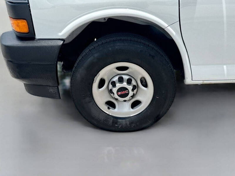 2025 GMC Savana 2500