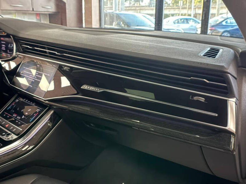 2022 Audi Q7 quattro Premium Plus 55 TFSI