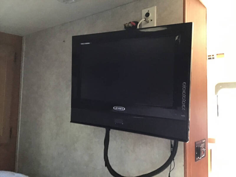 2012 Eagle Cap Adventurer 995 / 20ft