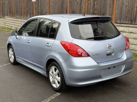 2010 Nissan Versa 1.8 SL
