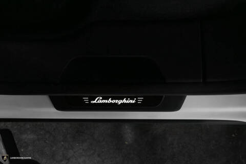 2025 Lamborghini Urus SE