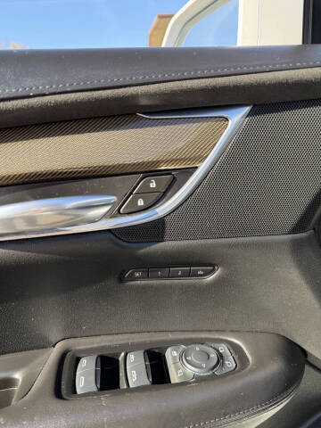 2017 Cadillac XT5 Platinum