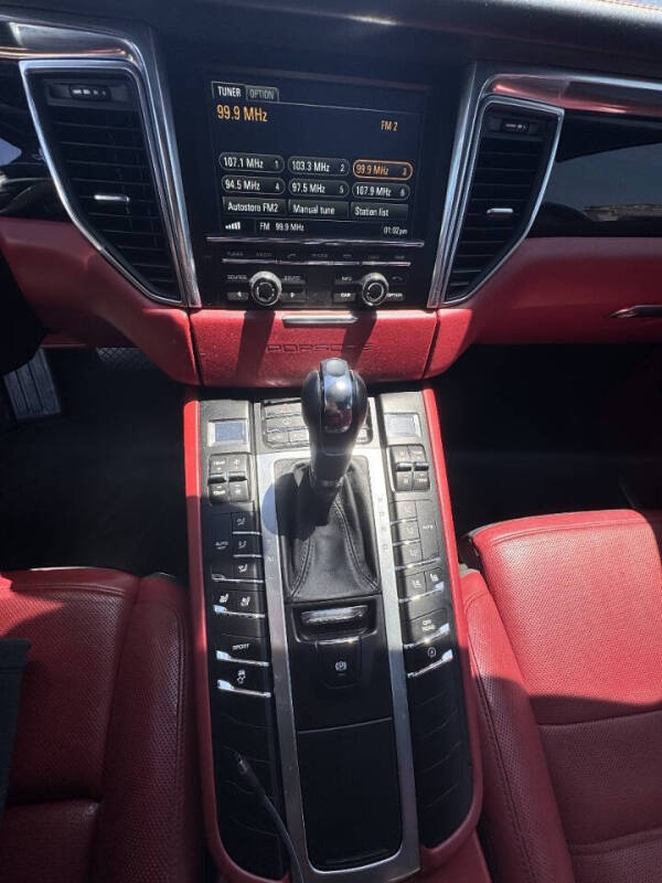 2015 Porsche Macan S