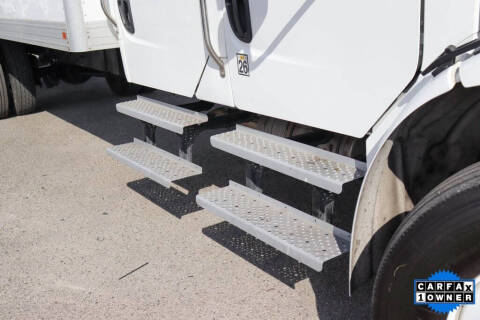 2018 Freightliner M2 106