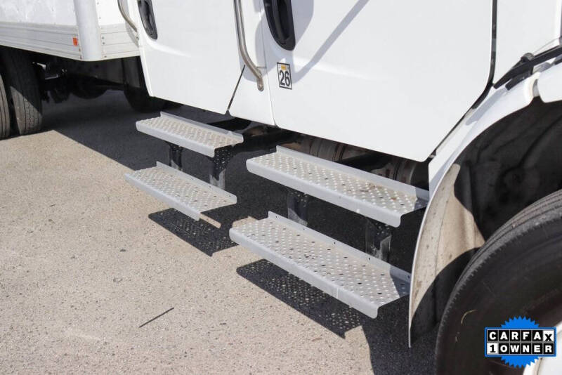 2018 Freightliner M2 106