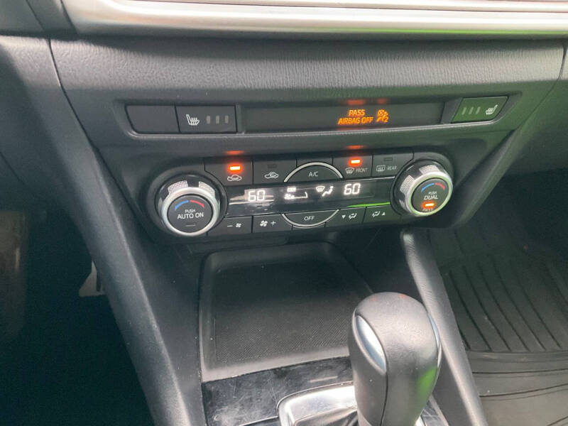 2018 Mazda MAZDA3 Touring