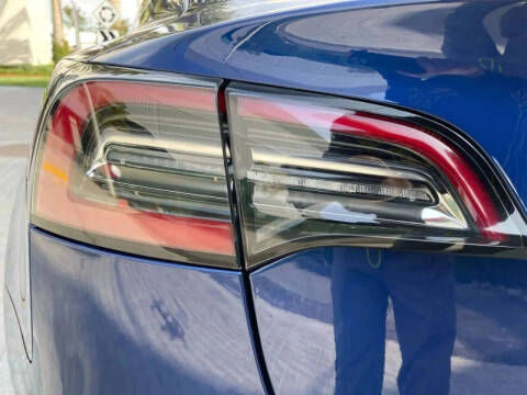 2019 Tesla Model 3 Mid Range