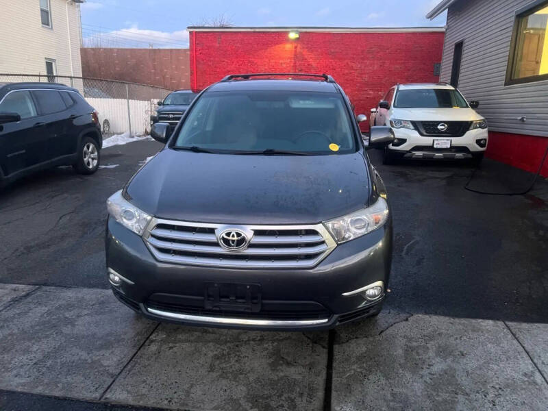 2013 Toyota Highlander SE