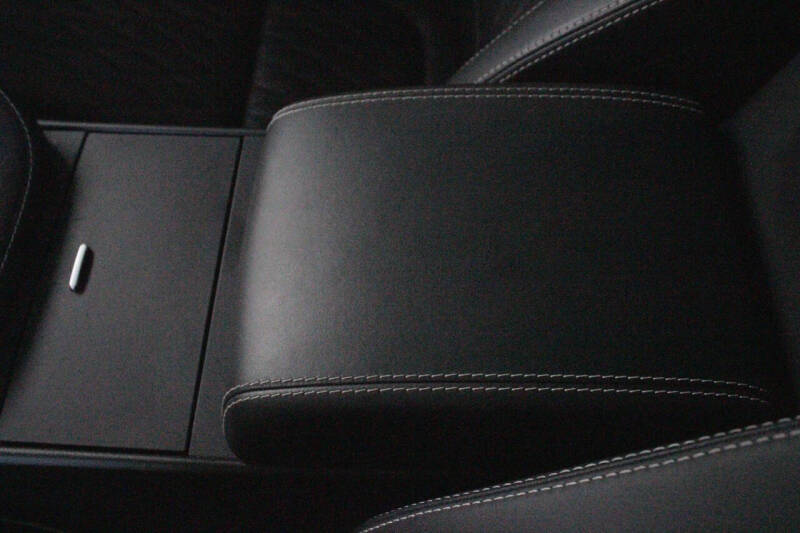 2017 Jaguar F-TYPE SVR