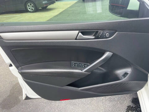 2015 Volkswagen Passat 1.8T Limited Edition