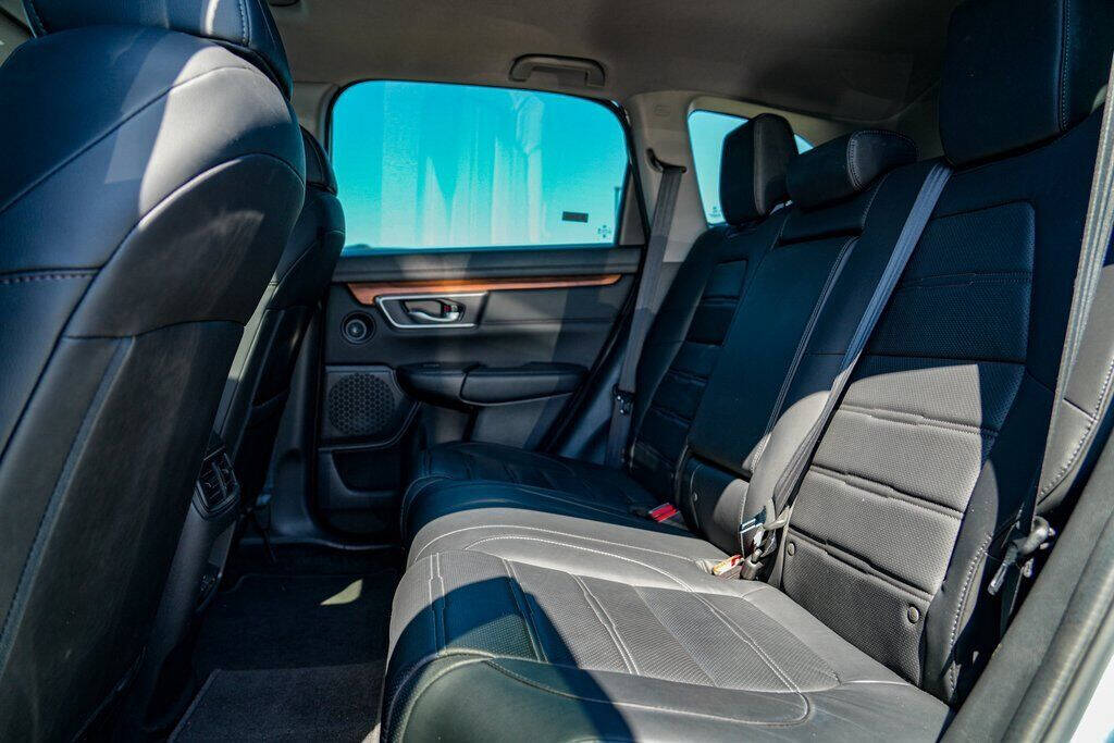 2020 Honda CR-V for sale at Auto Destination in Puyallup, WA