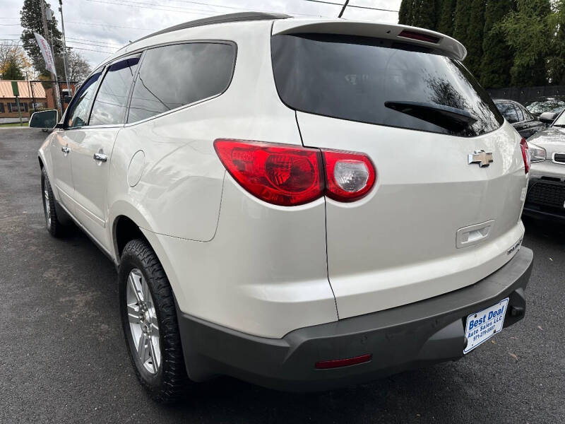 2012 Chevrolet Traverse 1LT photo 4