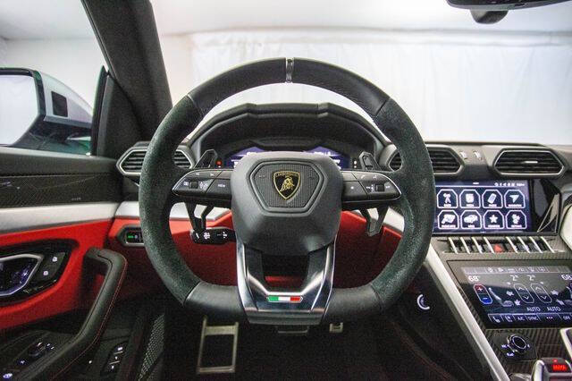 2022 Lamborghini Urus