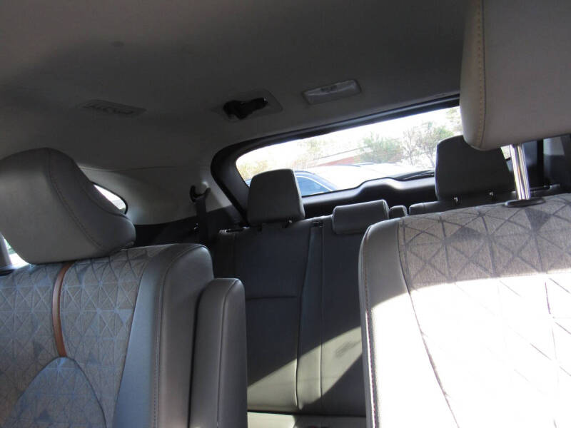 2023 Toyota Highlander Hybrid Bronze Edition