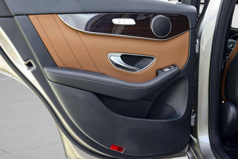 2021 Mercedes-Benz GLC GLC 300