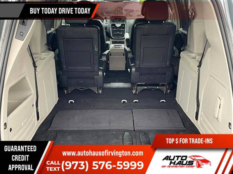 2013 Chrysler Town and Country Touring-L