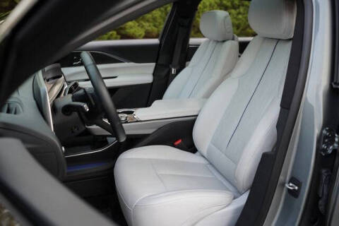 2024 Cadillac LYRIQ Luxury 1