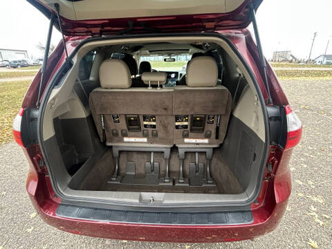 2017 Toyota Sienna XLE 7-Passenger