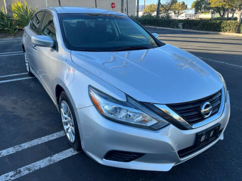 2018 Nissan Altima for sale at Fiesta Motors in Winnetka CA