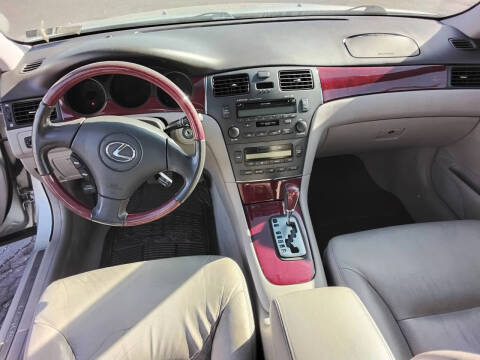 2004 Lexus ES 330