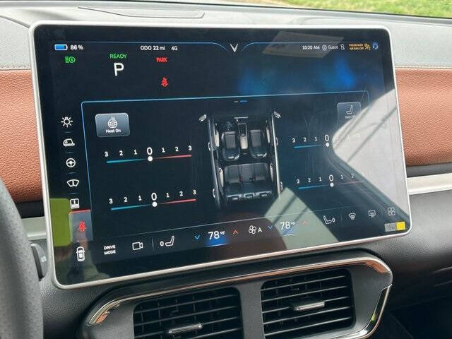 2025 VinFast VF8 Plus