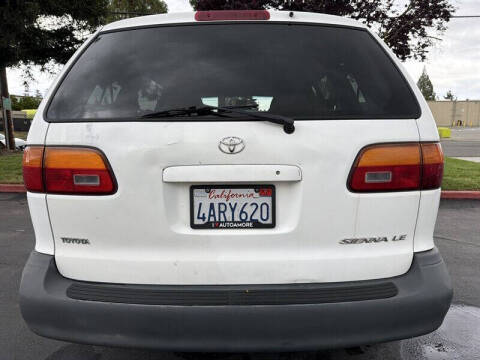 1998 Toyota Sienna LE