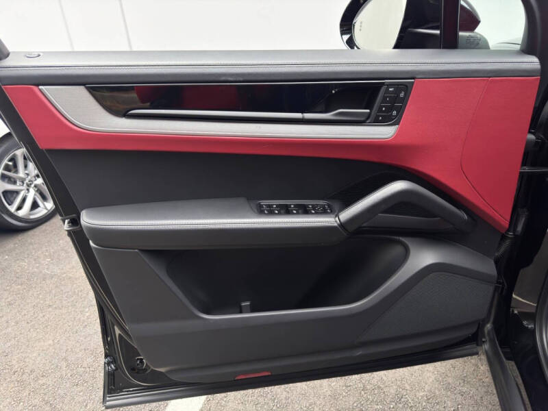 2024 Porsche Cayenne