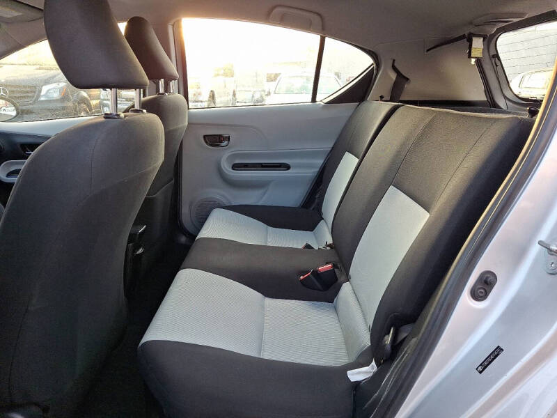 2013 Toyota Prius c Three