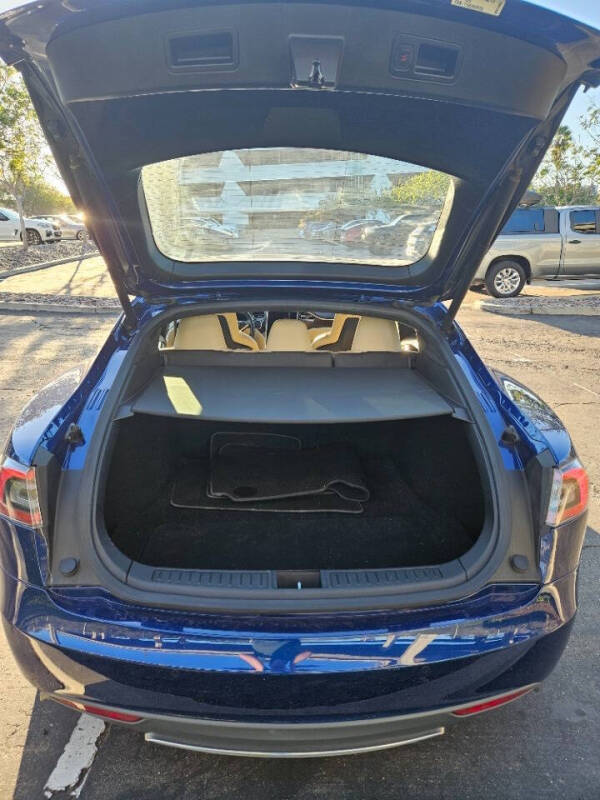 2015 Tesla Model S 85D