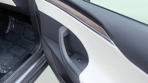 2023 Tesla Model X Standard Range