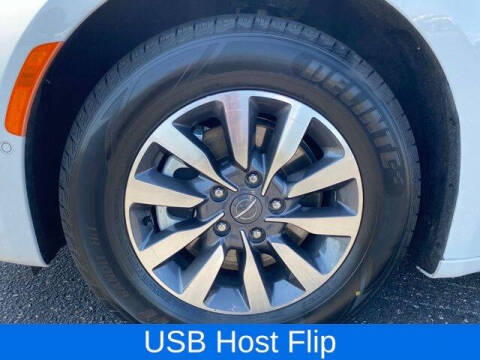 2021 Chrysler Pacifica Hybrid Touring L