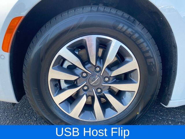 2021 Chrysler Pacifica Hybrid Touring L