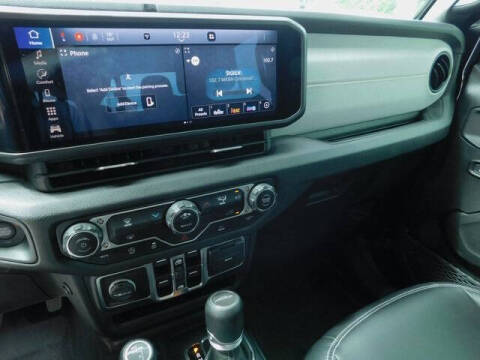 2024 Jeep Gladiator NightHawk