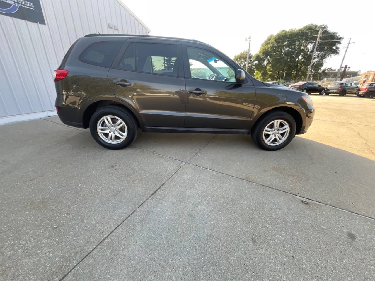 2011 Hyundai SANTA FE for sale at Auto Connection in Waterloo, IA