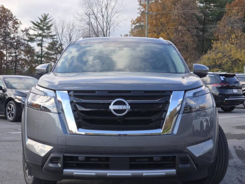 2025 Nissan Pathfinder SL