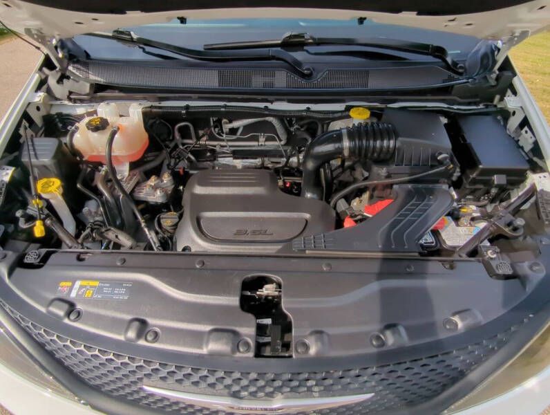 2023 Chrysler Voyager LX