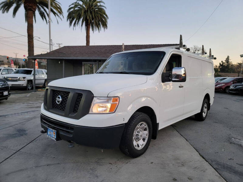 Nissan NV Cargo's photo